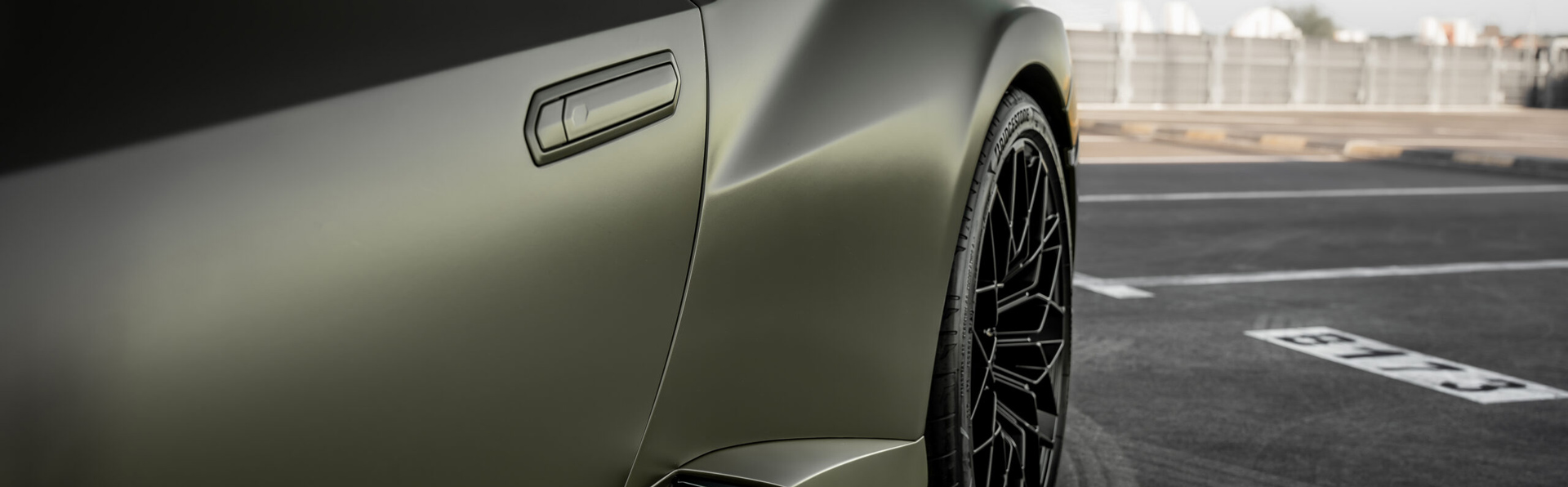 Car Wrapping in Erkelenz – Fahrzeug wird mit Farbfolie vollfoliert