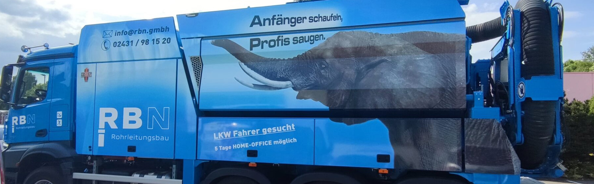 Fahrzeugbeschriftung in Erkelenz – Firmenfahrzeug mit Werbebeschriftung